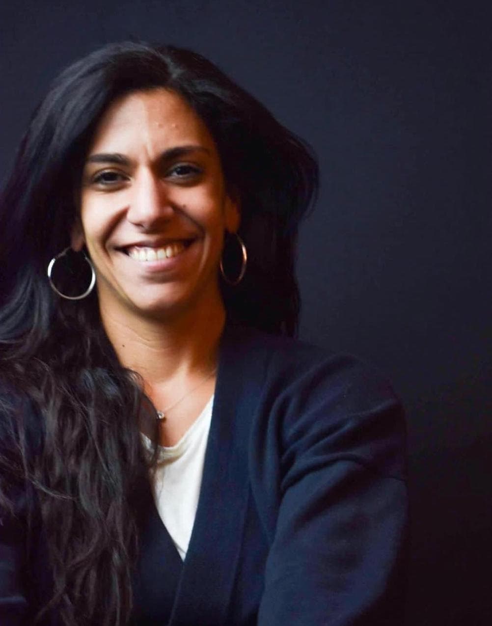 Sandra López, sesión de estudio